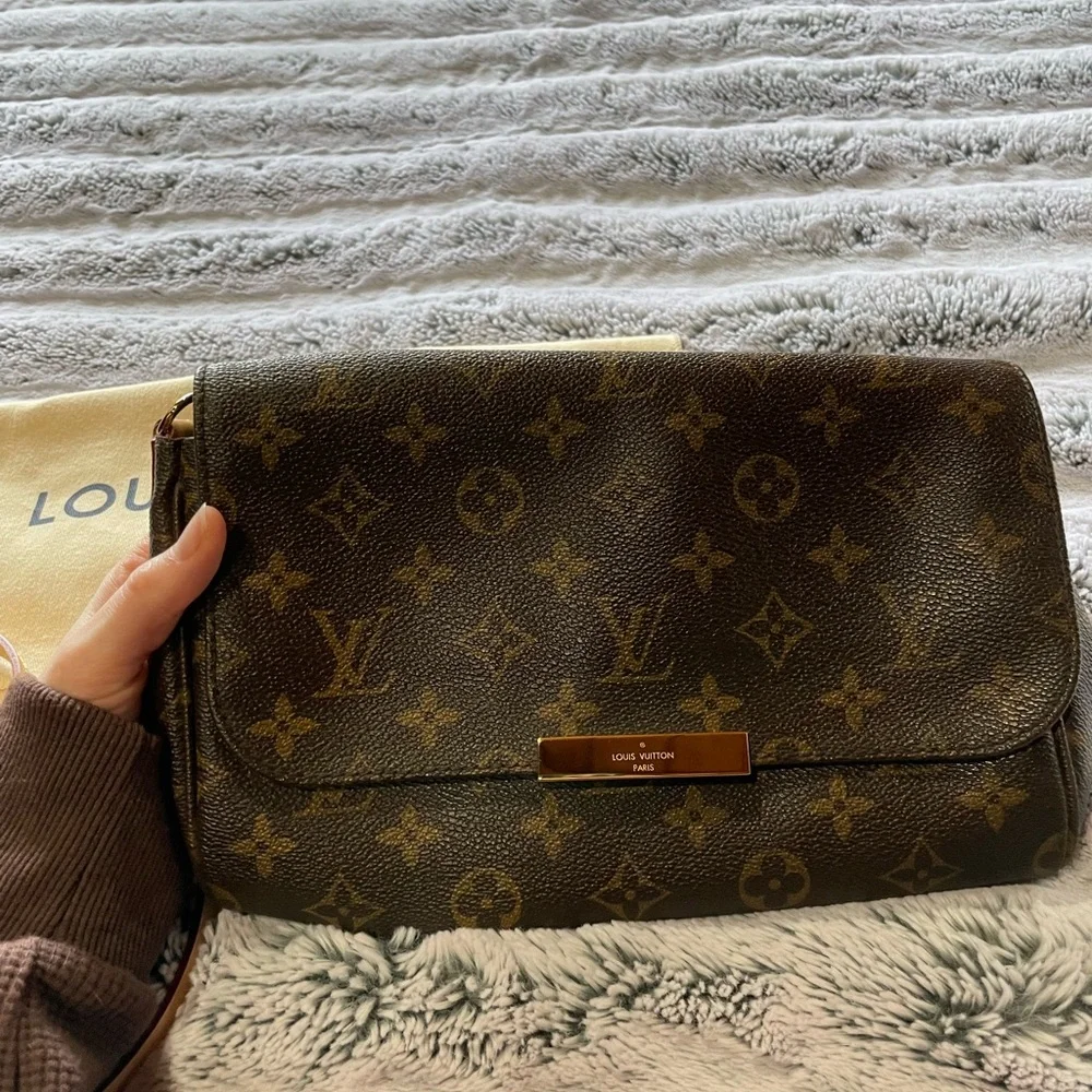 ✨FLASH SALE✨ Authentic Louis Vuitton Monogram Favorite MM - Picture 4 of 17